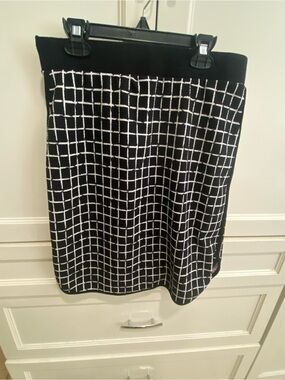 Le Lis Black and White Grid Pencil Skirt